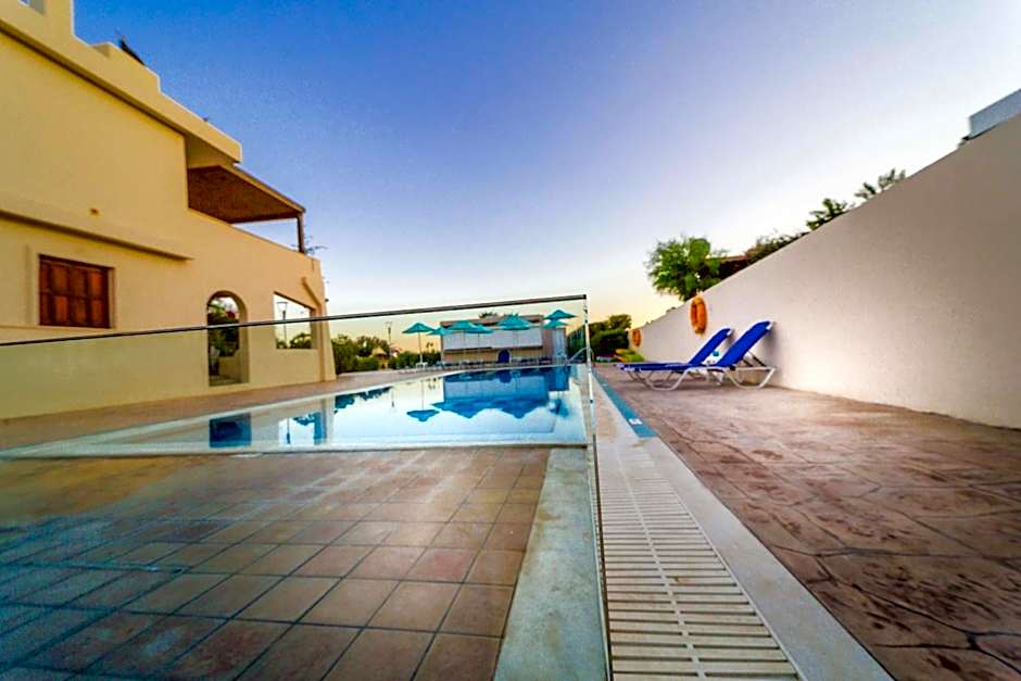 Amaryllis front beach hotel