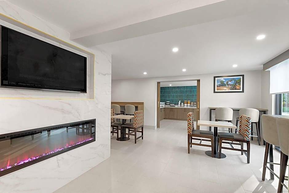 La Quinta Inn & Suites by Wyndham Atlanta Roswell