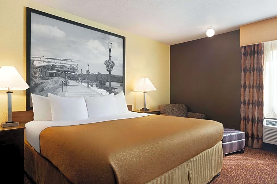 Super 8 by Wyndham Des Moines