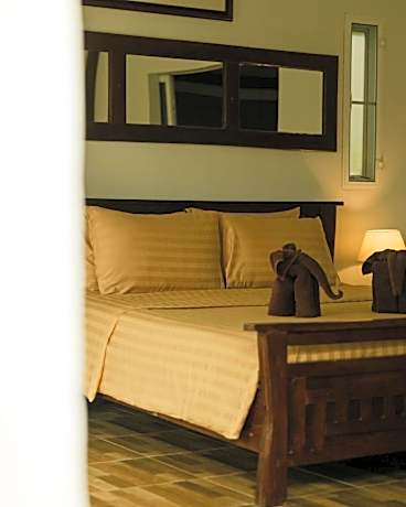 Villa with Garden View