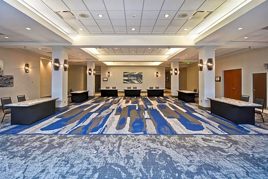 Embassy Suites by Hilton Omaha Downtown Old Market Reservations Center