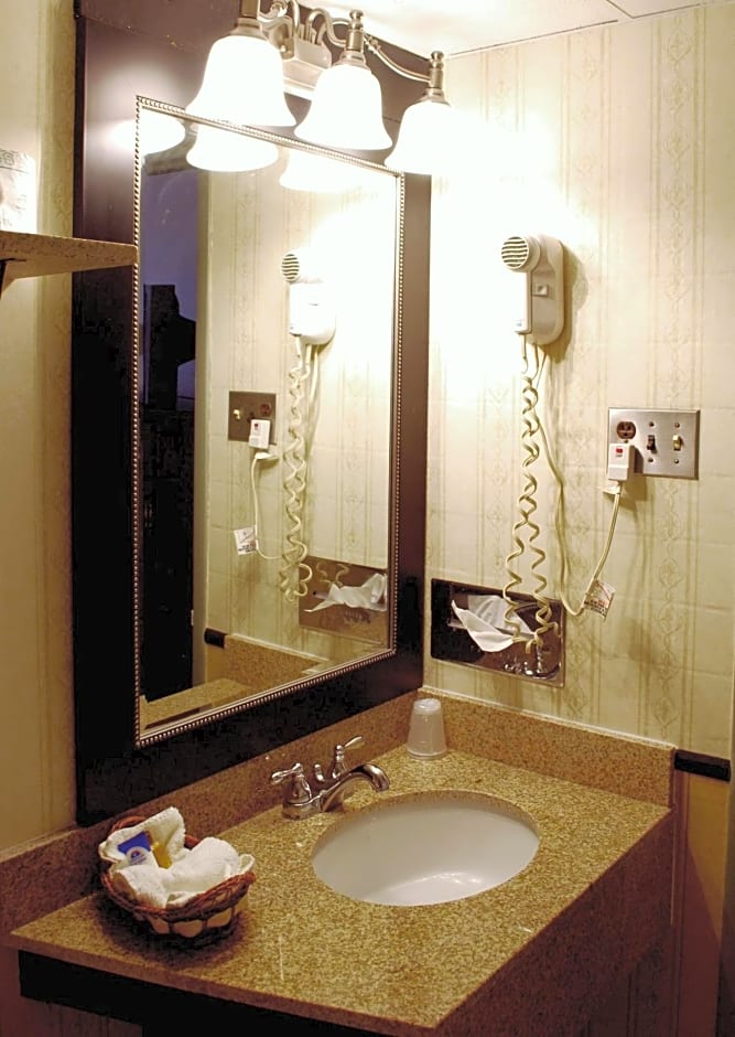 Travelodge by Wyndham Watertown