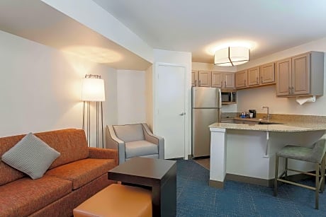 1 KING  STUDIO SUITE W/ KITCHEN  SOFABED - HDTV/FREE WI-FI/SITTING AREA - FREE BREAKFAST INCLUDED -