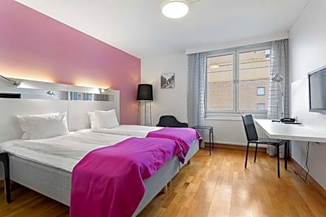 Classic Twin Room - Non-Smoking