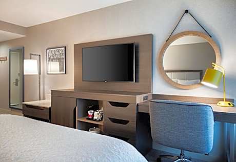 Room with Two Queen Beds - Non-Smoking