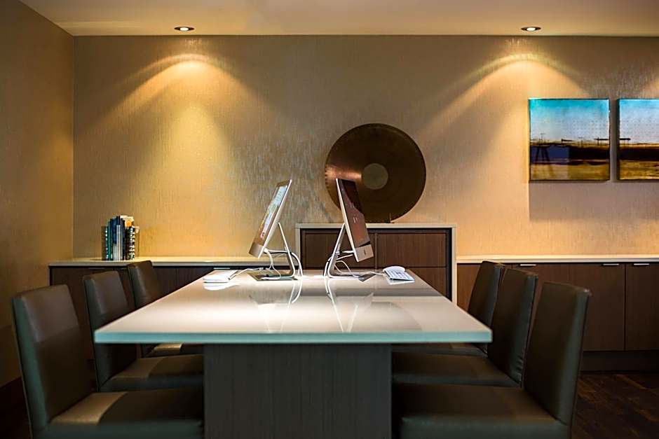 Vancouver Marriott Pinnacle Downtown Hotel