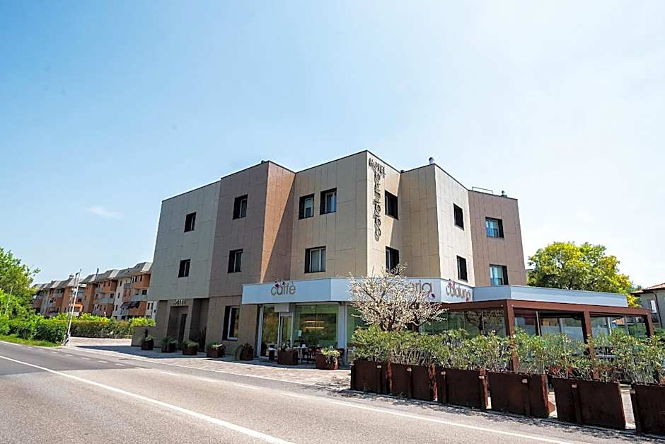 Hotel Calaluna