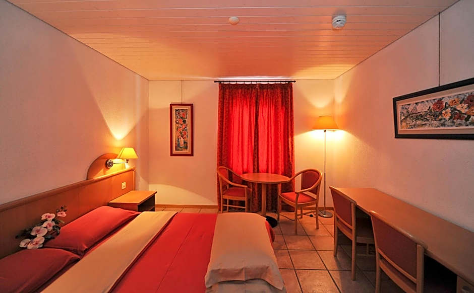 Hotel Ristorante Grotto Serta