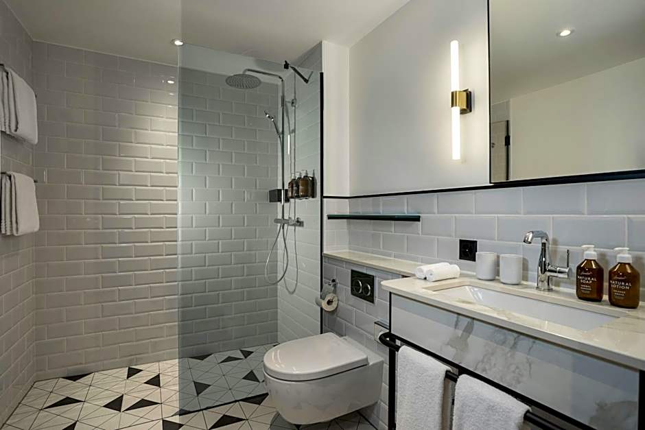 Neues Schloss Privat Hotel Zurich, Autograph Collection