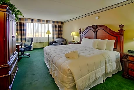 Premier Tower King Room with Walk-in Shower - Non-Smoking