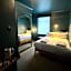 ROOMS AT THE QUAYSIDE - stylish en-suite rooms on Poole Quay all fully refurbed