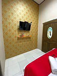 RedDoorz near Mojokerto Train Station