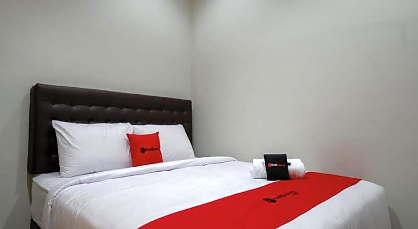 RedDoorz @ Jalan Kartini Semarang