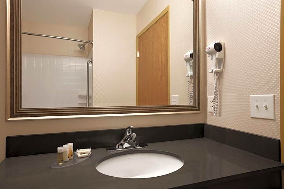 Days Inn & Suites by Wyndham Winnipeg Airport Manitoba