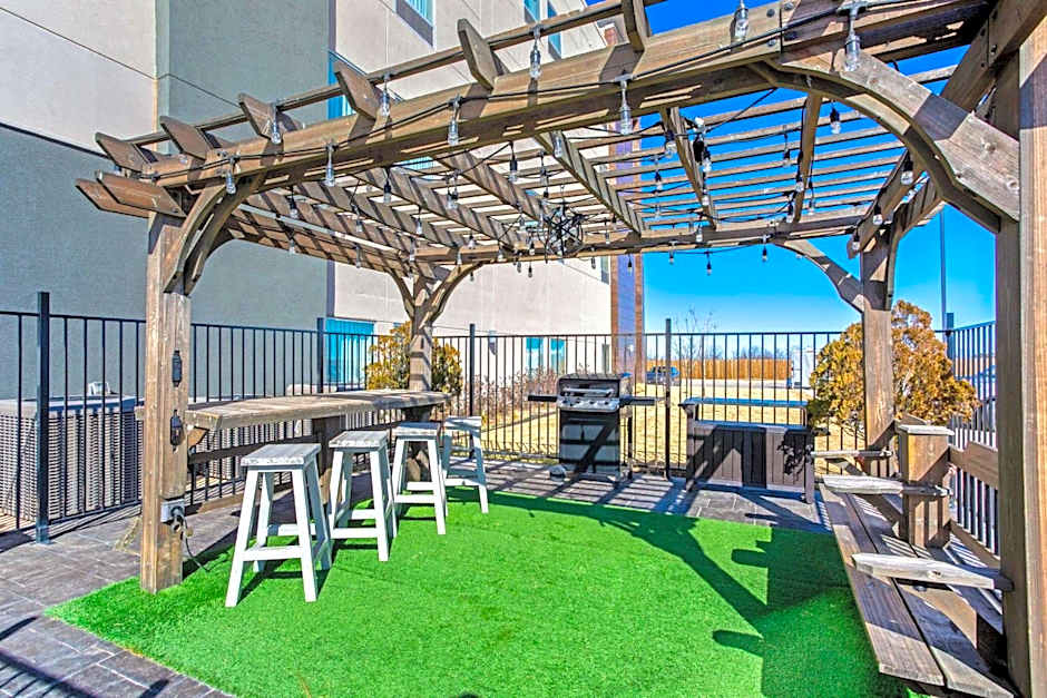 La Quinta Inn & Suites by Wyndham Sweetwater East