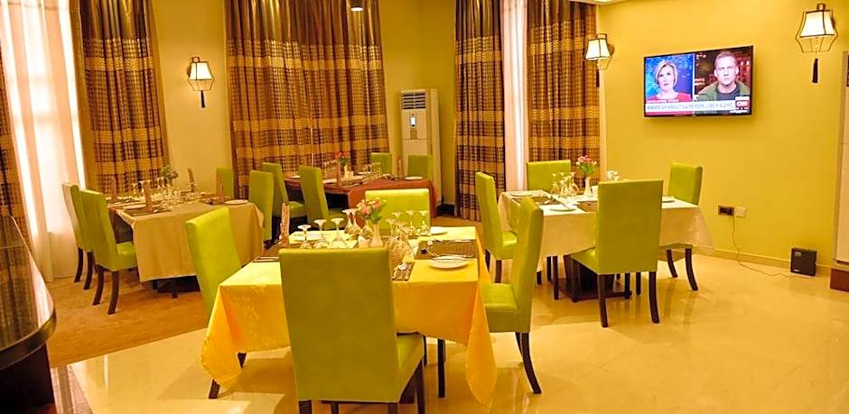Pious Court Hotel 
