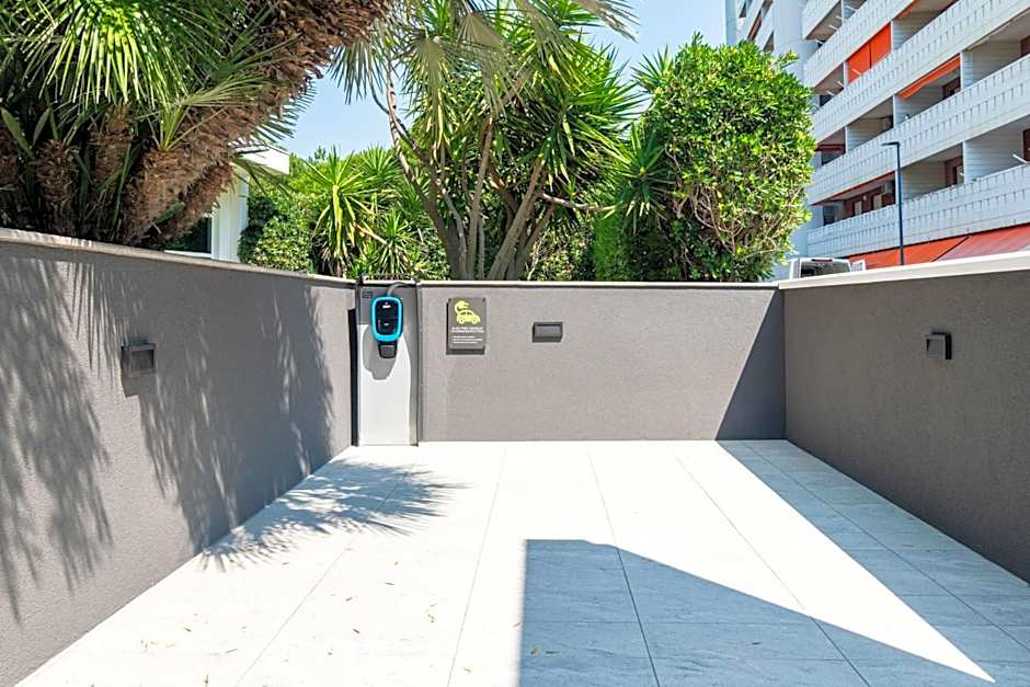International Beach Hotel