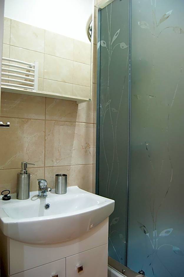 hostelswidnicka24