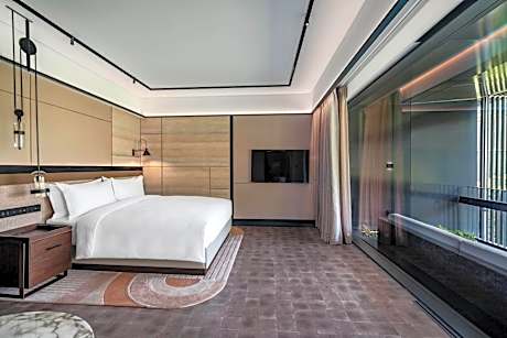 Deluxe Suite with Garden View