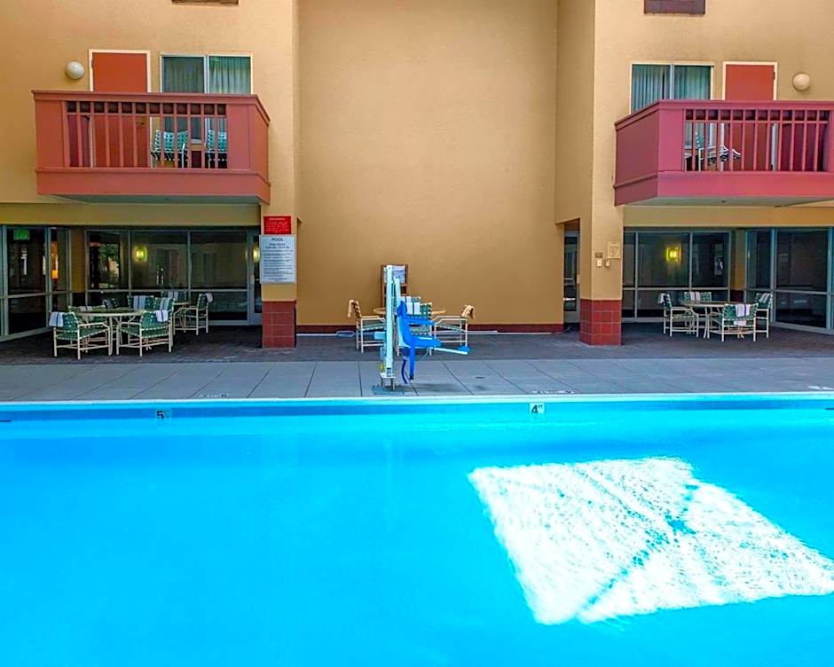 Quality Inn and Conference Center Greeley Downtown