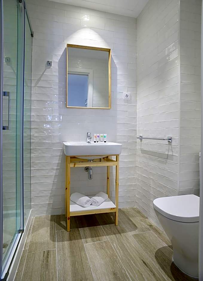 nQn Aparts & Suites Madrid