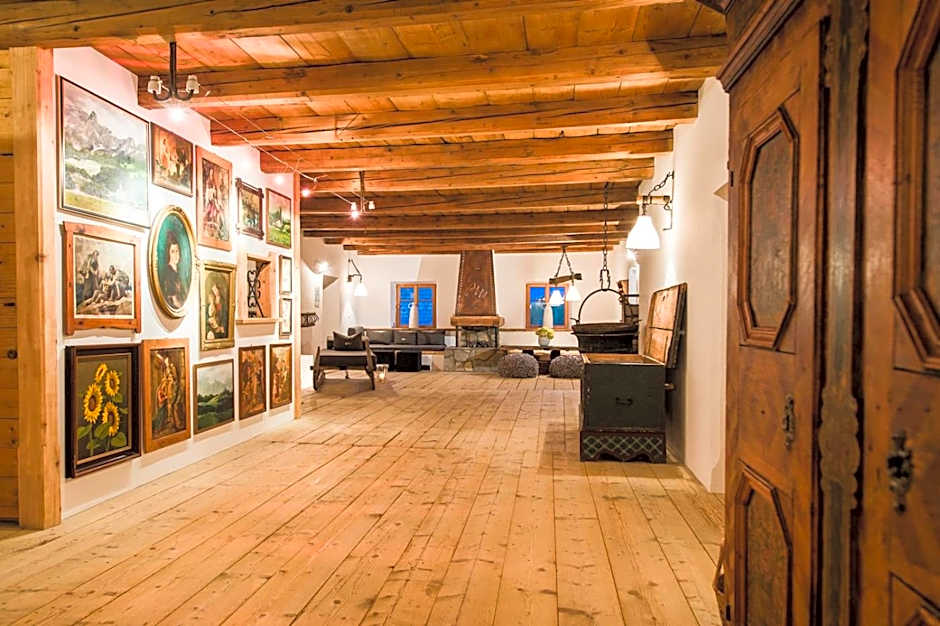 Hotel & Gourmetwirtshaus Kirchenwirt seit 1326