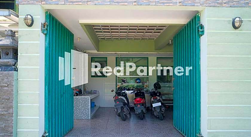 Pondok Hijau Syariah Mitra RedDoorz @ Citraland Surabaya