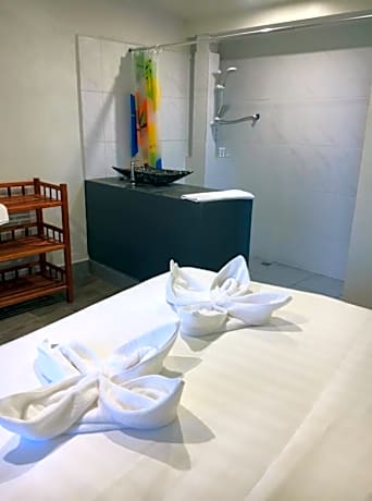 Bungalow with Garden View