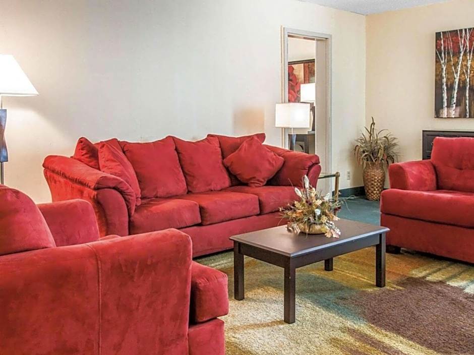 Quality Inn & Suites Escanaba North