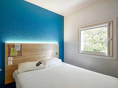 Tandem Room for up to 2 guests, suitable for pe ople with reduced mobility