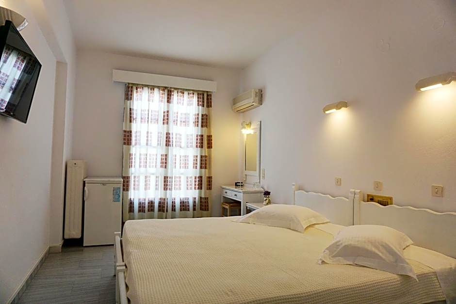 Polos Hotel Paros