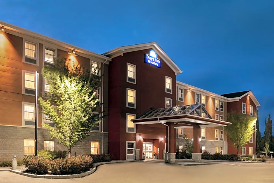 Days Inn & Suites by Wyndham Sherwood Park Edmonton