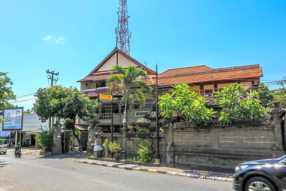 SUPER OYO 1927 Hotel Candra Adigraha