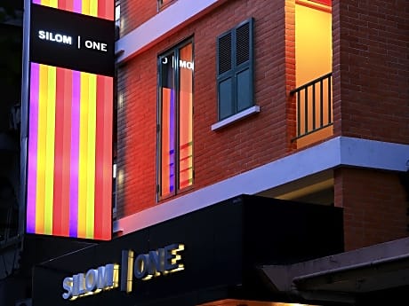 Silom One Hotel