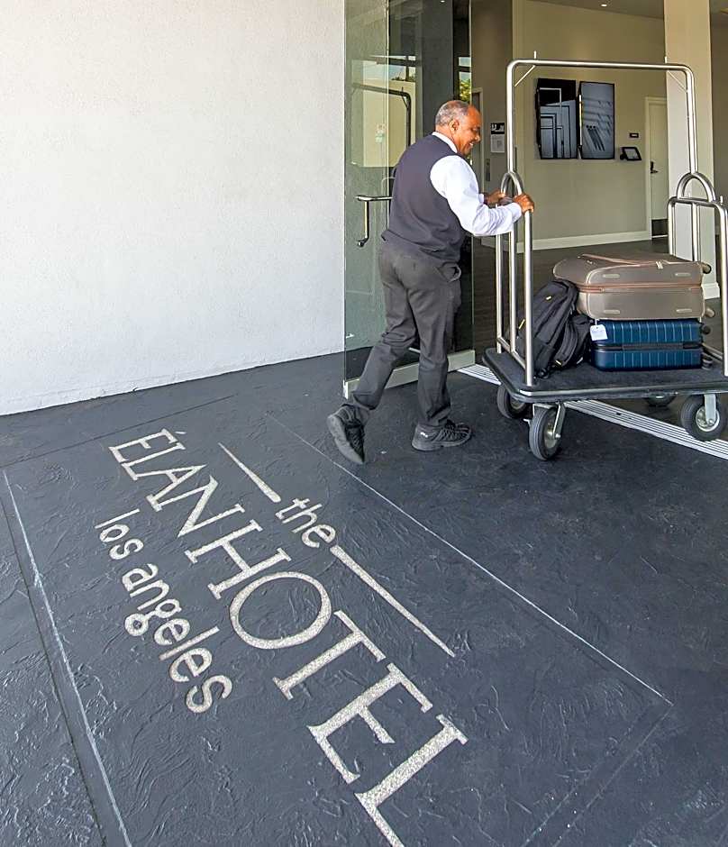 Elan Hotel