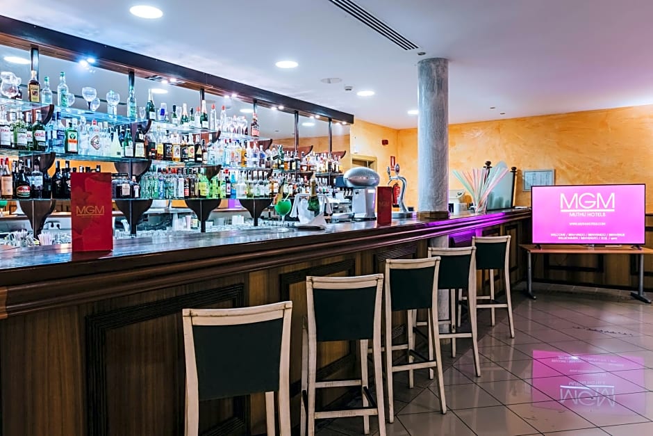 Grand Muthu Golf Plaza Hotel