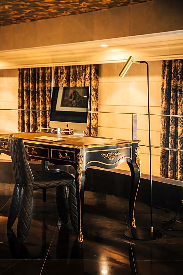 Hotel Bagues, a Small Luxury Hotel of the World