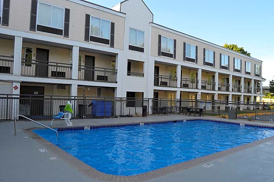 Days Inn by Wyndham Marietta-Atlanta-Delk Road