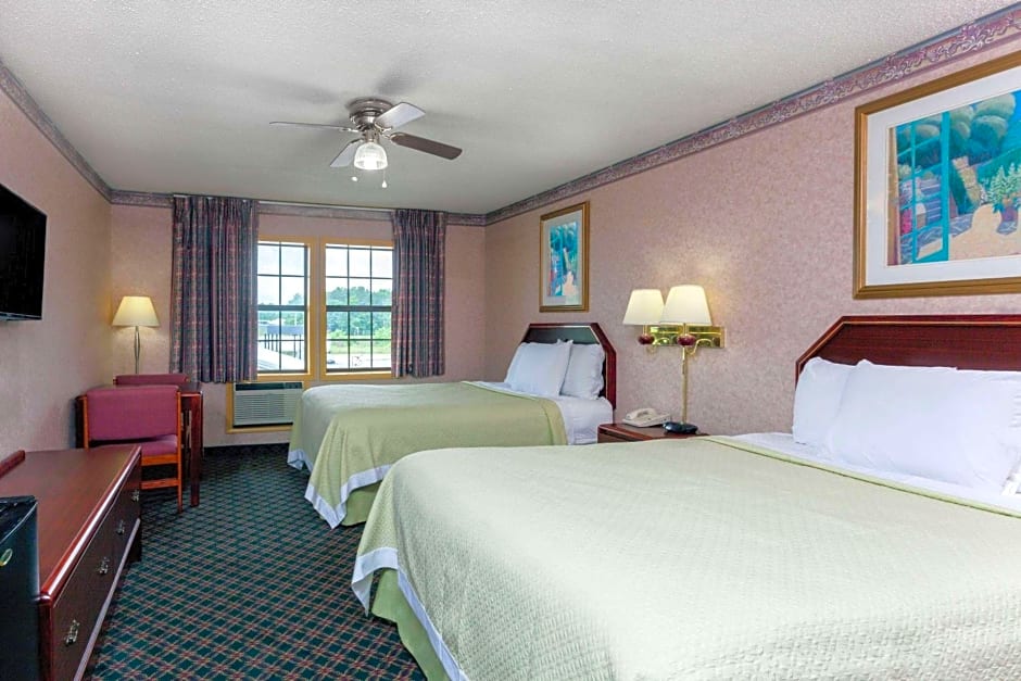 Days Inn by Wyndham Holladay