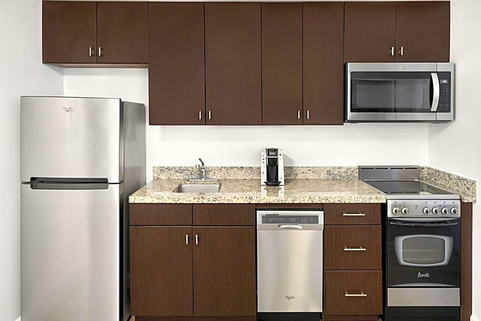 TownePlace Suites by Marriott Lawrence Downtown