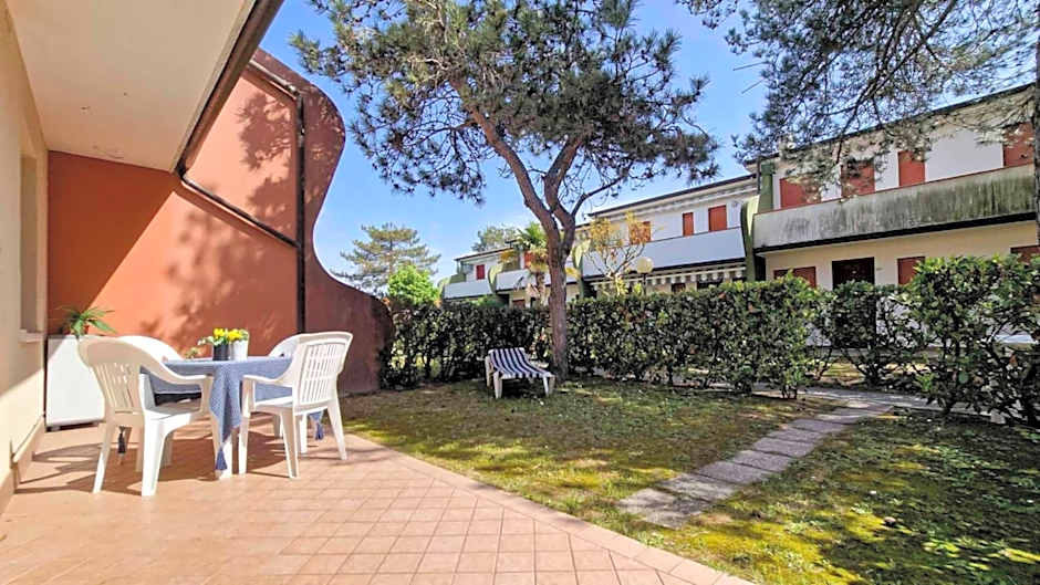 Bright flat in residence with pool - Beahost
