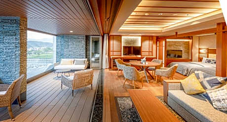 King Suite with Spa Bath