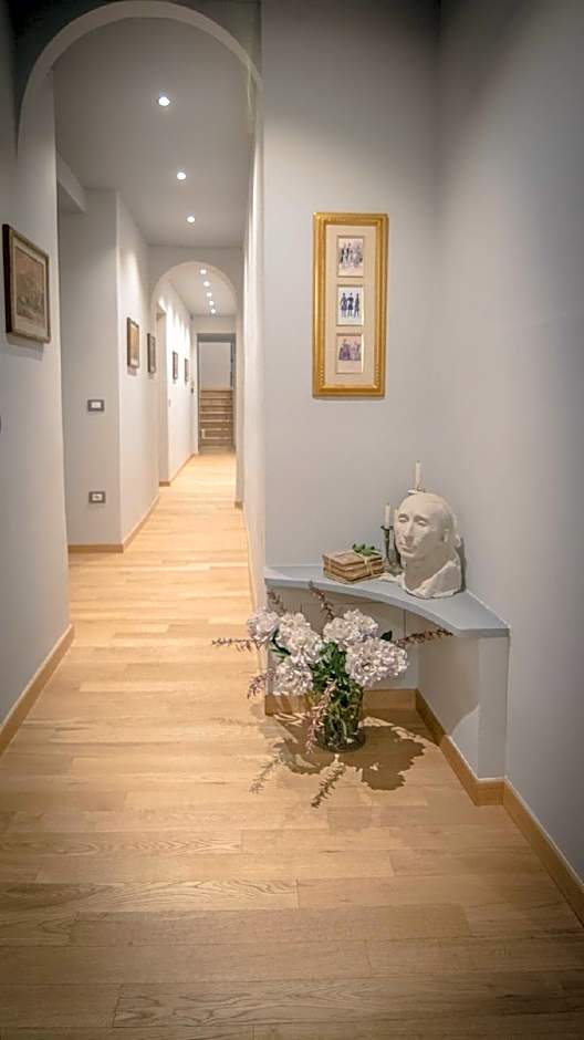 Breathtaking 4BD Apt 5min Walk to Duomo