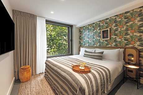 The Surry - King Bed