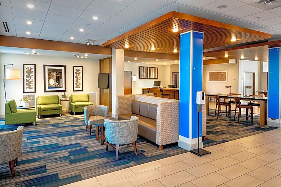 Holiday Inn Express & Suites Bend South By IHG