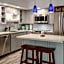 Renovated Condo - 3 Min Walk to Toes in the Sand!