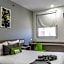 SR Hotel