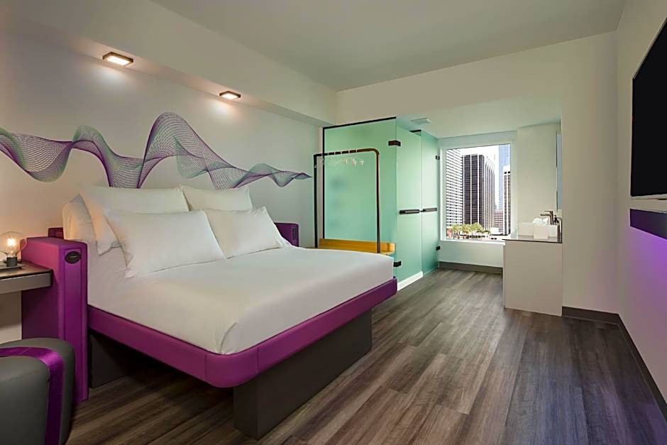 Photo 1 of 1 of Premium 1 Queen Bed, Accessible, Roll in Shower