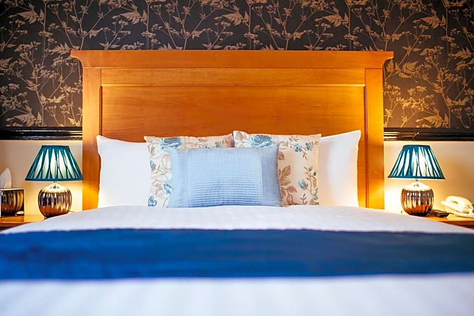 Pymgate Lodge Airport Hotel