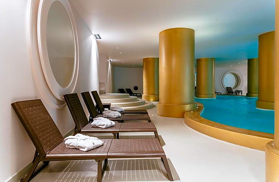 Axis Vermar Conference & Beach Hotel